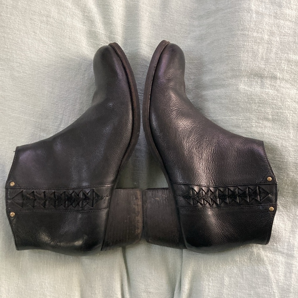 Clarks Artisan Maypearl Fawn Ankle Boots